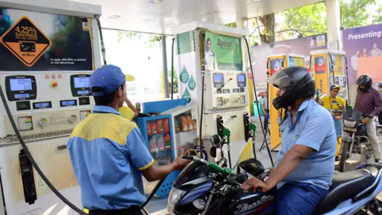 Fuel Rates Today On August 12: Check the Latest Peteol and Diesel Price in Your City